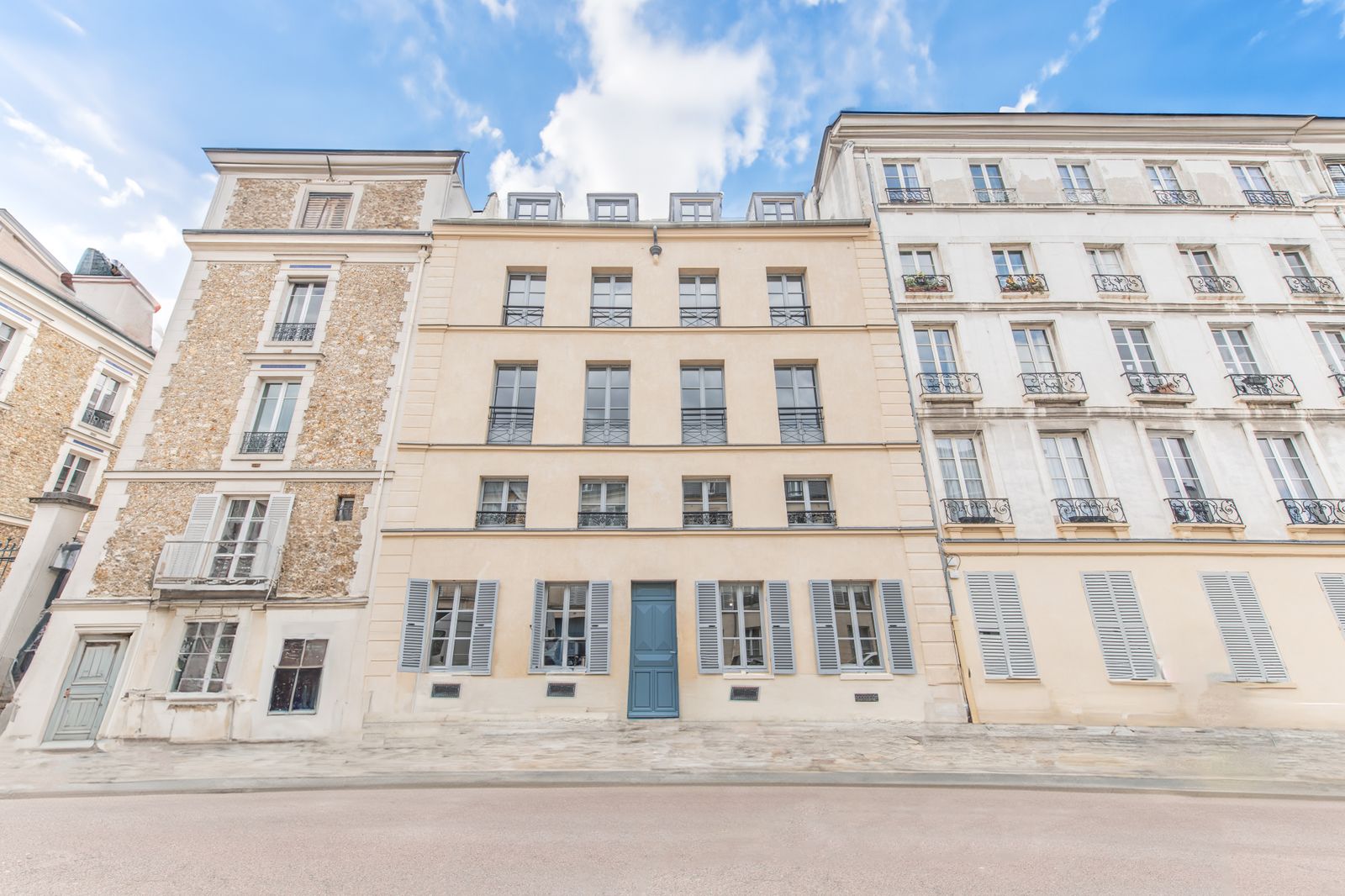 Anjou, Déficit Foncier à Versailles
